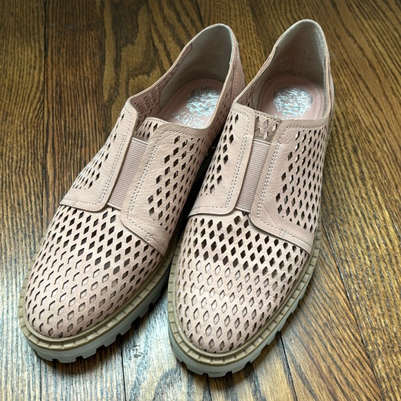 Pink Vince Camuto oxfords, size 9 - Picture 2 of 5
